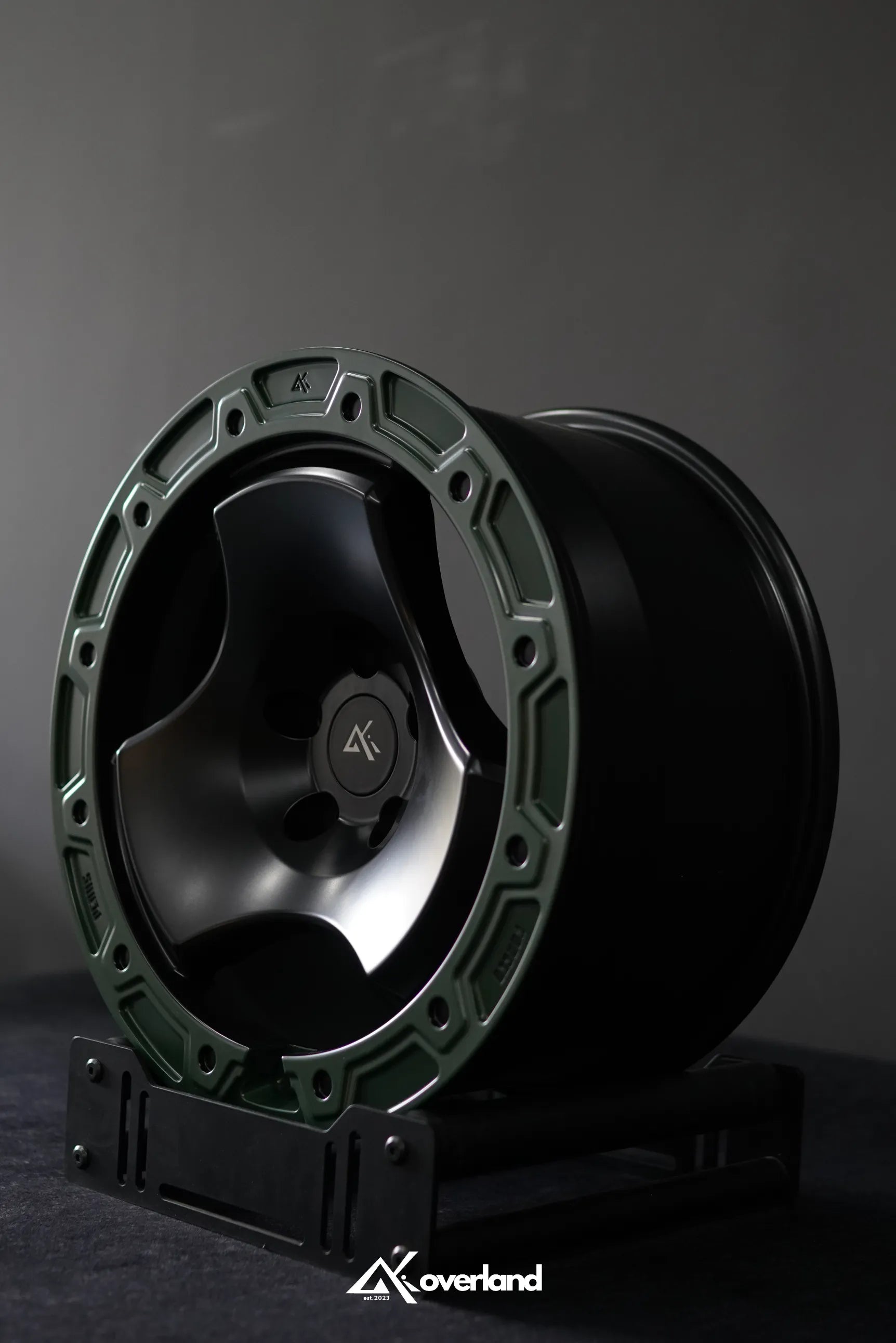 3 spoke forged wheel design Peaks for Range Rover custom build