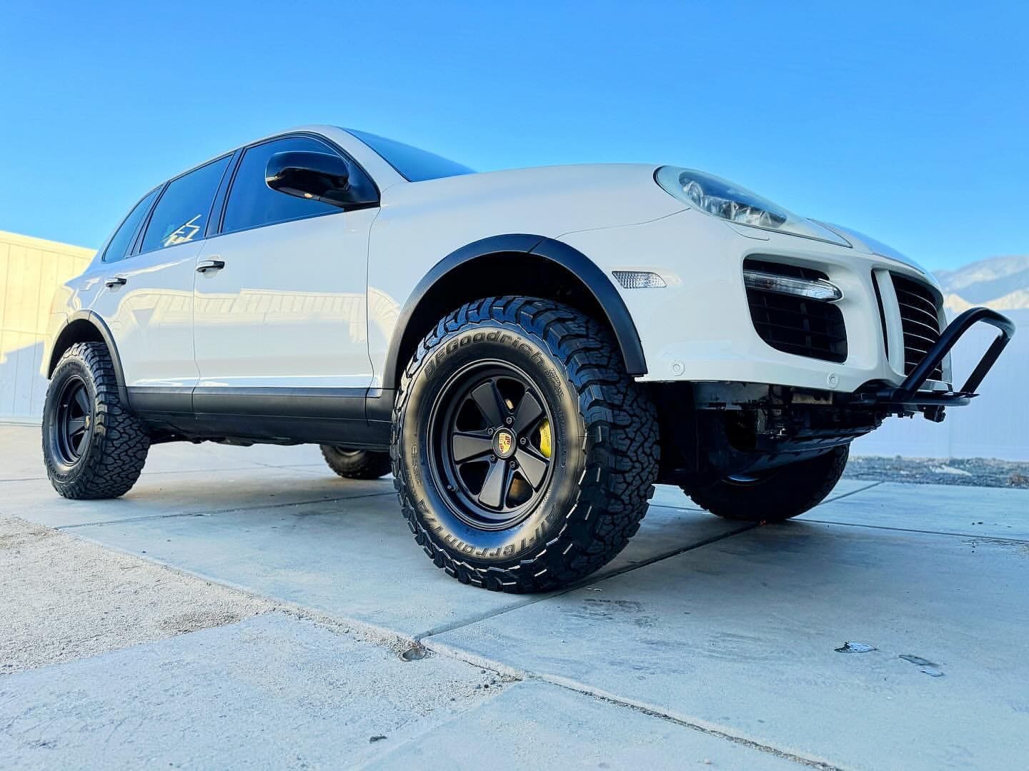akioverland 5x130 classic fuch offroad spec for cayenne 957 white gts