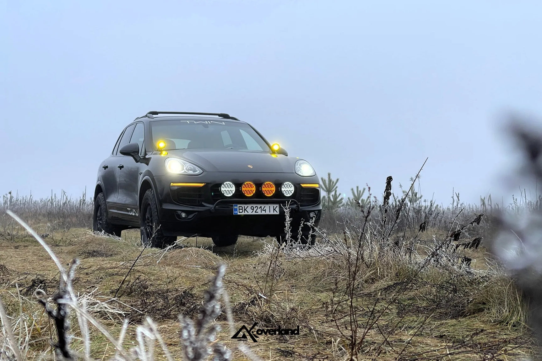 Akioverland Porsche Cayenne 958.2 e-hybrid winter off road lifted SUV frost scene