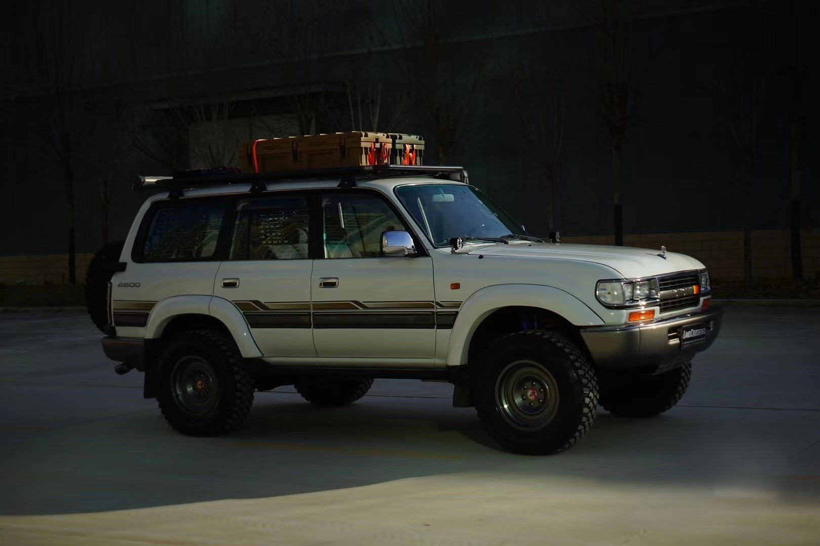 toyota land cruiser 80 series ditch light bracket