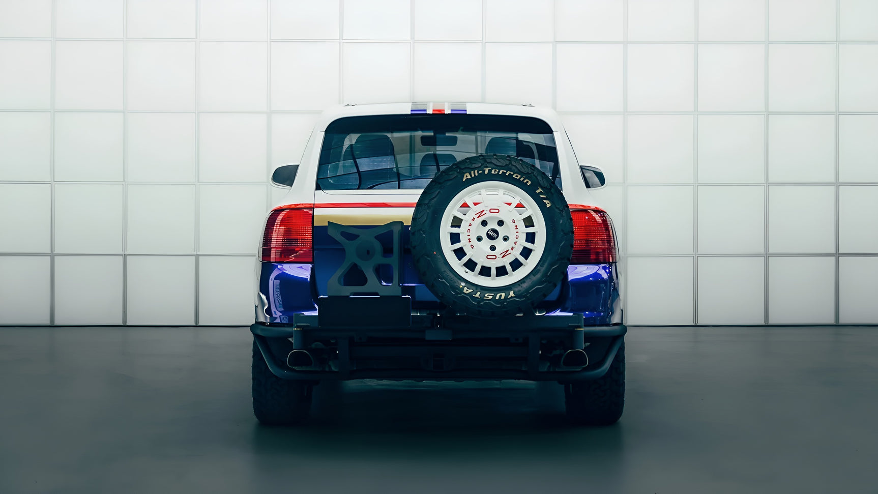 akioverland Cayenne 955 dual swing out tubular offroad bumper