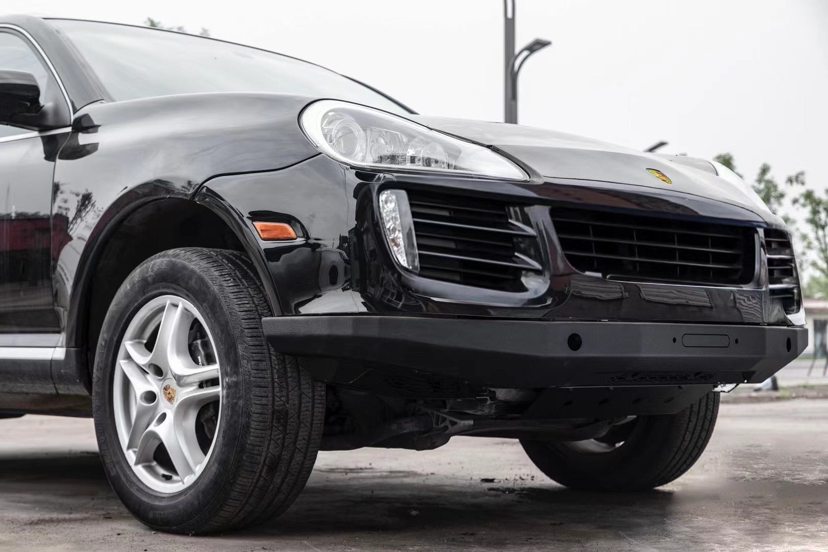 Akioverland Porsche Cayenne 957 low profile offroad steel bumper