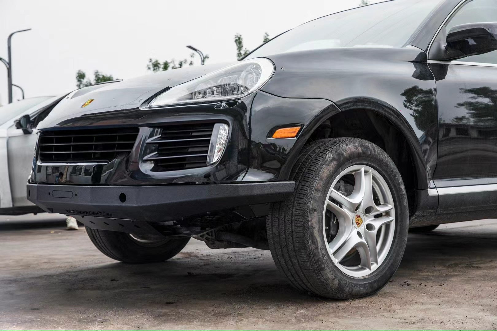 Akioverland Porsche Cayenne 957 low profile offroad steel bumper