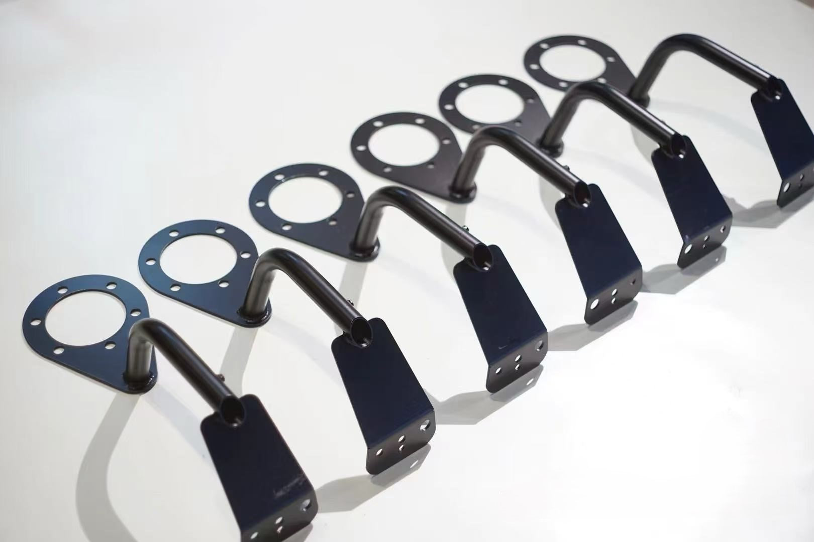 FJ80/FZJ80/HDJ80 spare tire carrier bracket – Versatile mounting solution for off-road lighting and safety flags.