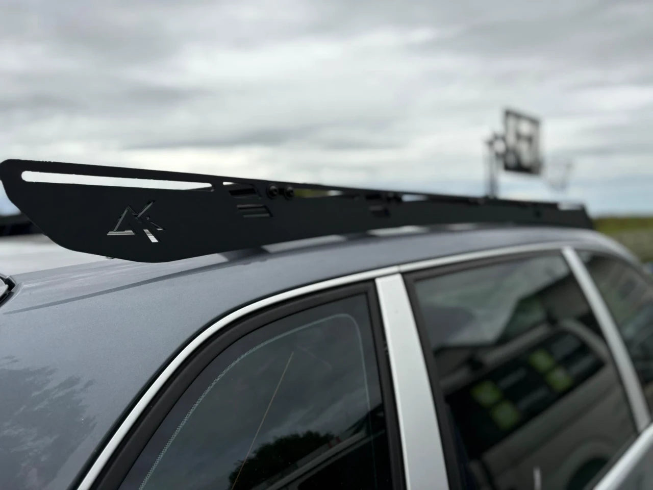 Porsche Cayenne 955 Turbo expedition roof rack side profile view