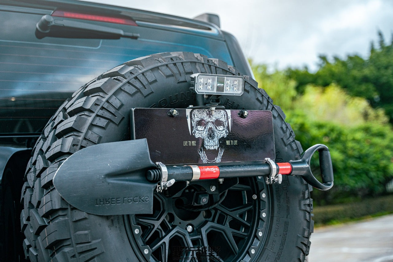 Bucks B504 Slotted Beadlock Gloss Black Red – AkiOverland
