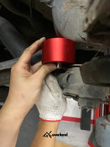 Cayenne Gen 1 underbody view highlighting V3 centering sleeve alignment system