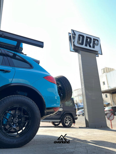 Cayenne 958 miami blue build from kuwait running akioverland bespoke nitrogen coilovers. 