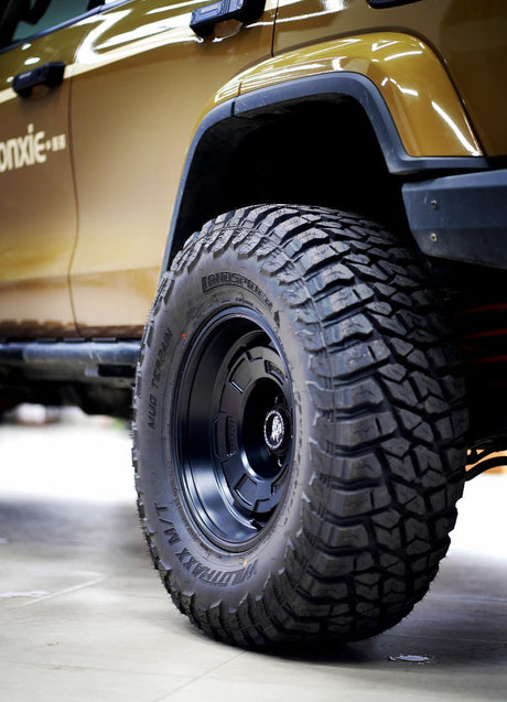 Bucks B506 offroad wheels tank 300
