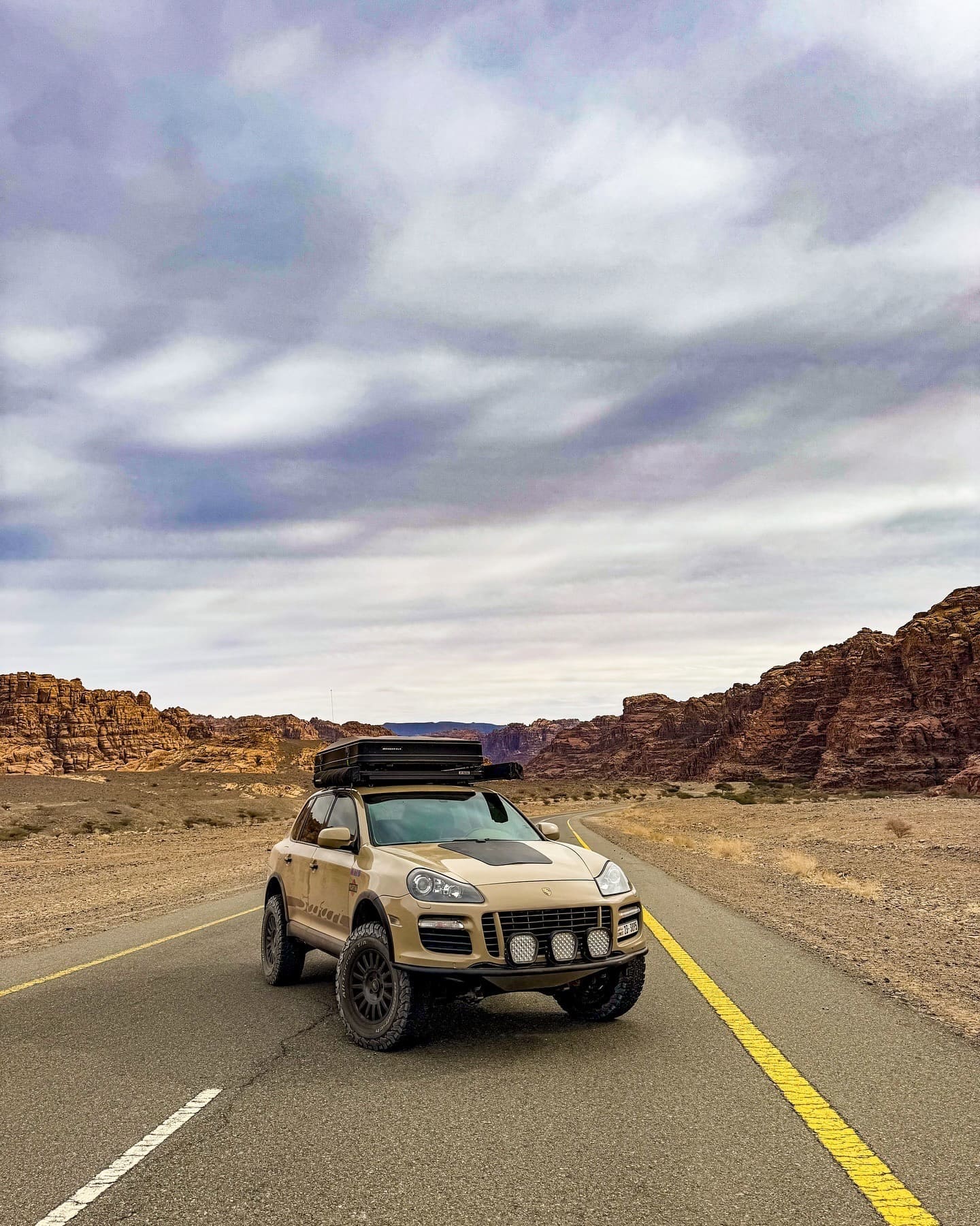 lifted cayenne 957 s from kuwait with akioveland coilovers in Kingdom of Saudi Arabia