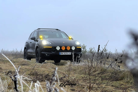 Akioverland Porsche Cayenne 958.2 e-hybrid winter off road lifted SUV frost scene