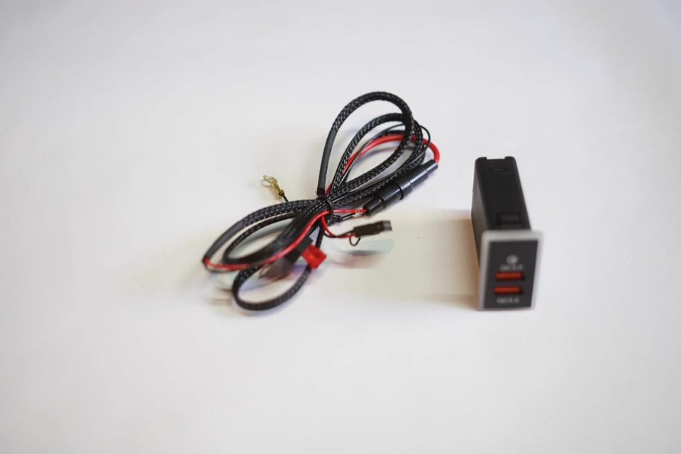 Toyota Land Cruiser LC100 55W Fast Charging Port - OEM Fitment