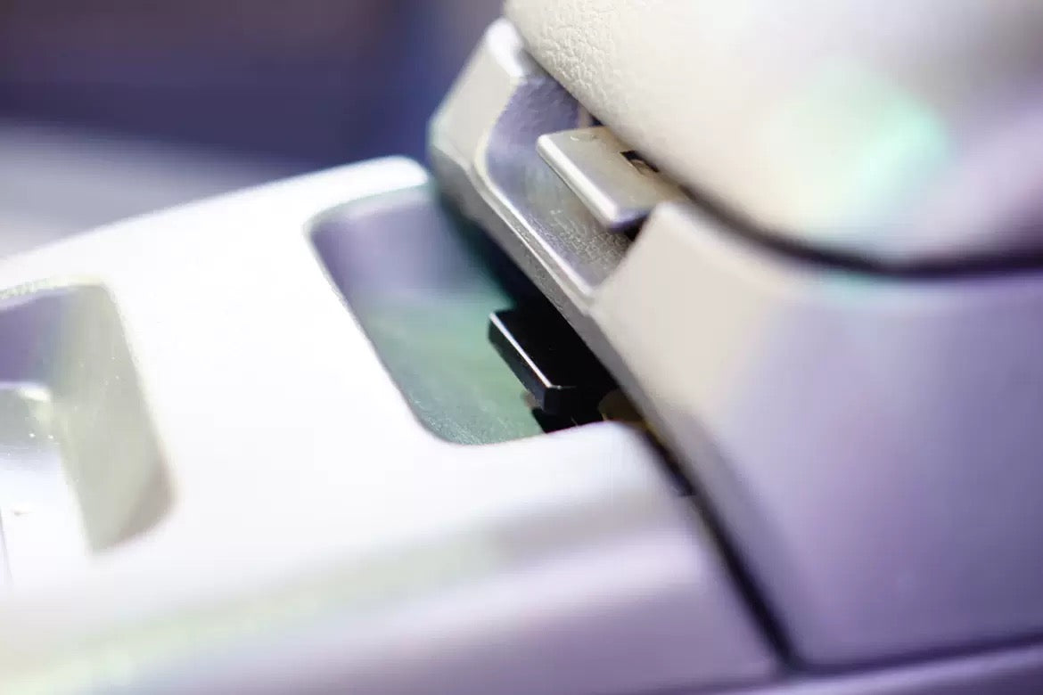 Toyota Land Cruiser 80 refrigerator clip – AkiOverland