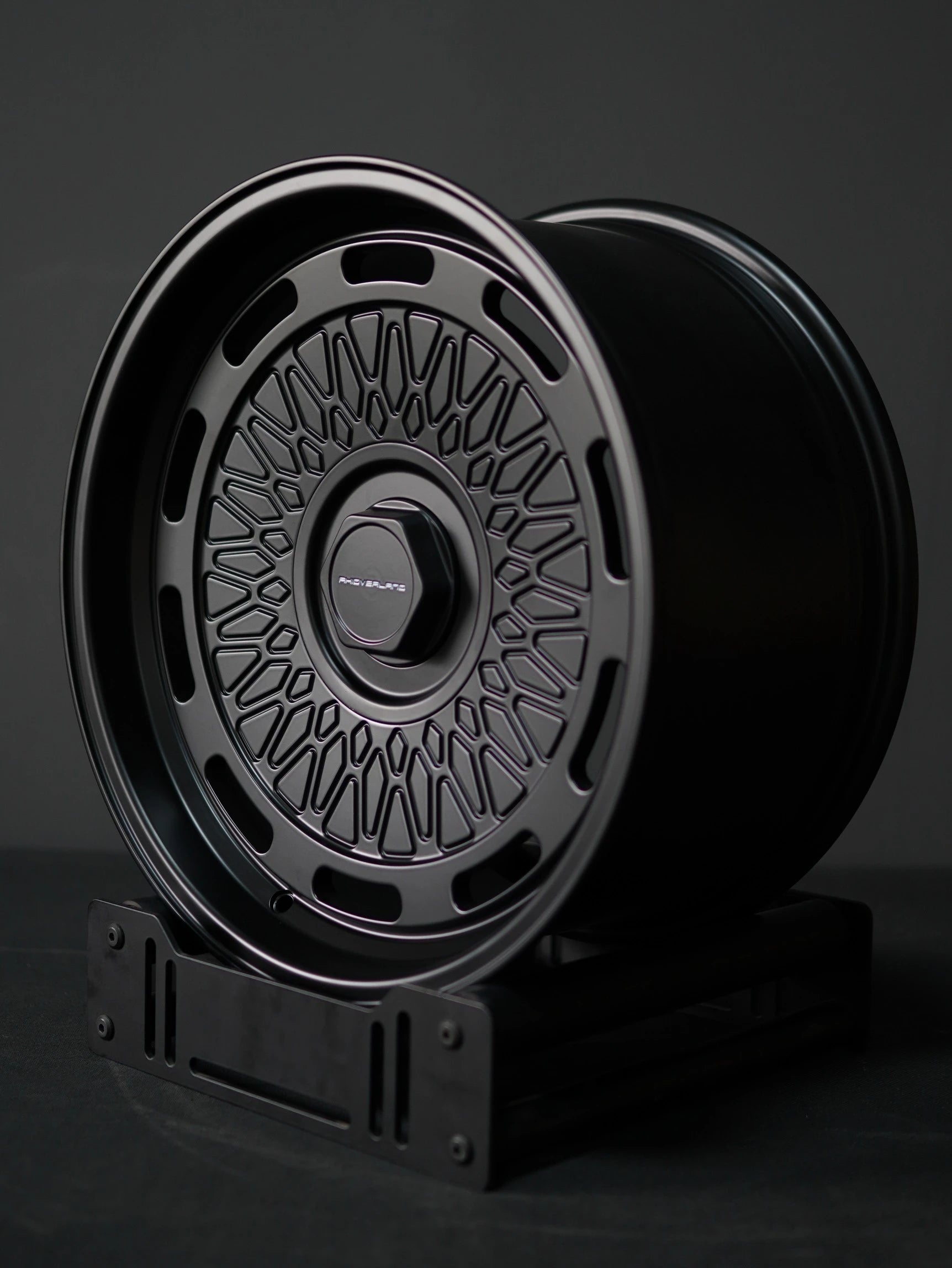 Side view of an Akioverland 5x130 Aki Forged 04 Mesh wheel in black finish, fits Porsche, VW & Audi