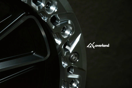 Close-up of the beadlock detail on an Akioverland 5x130 Beadlock Fuchs Reimagined wheel, for Porsche Cayenne and VW Touareg