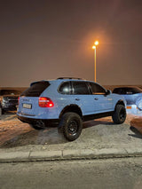 Lifted Porsche Cayenne 957 Turbo, night shot of the Kuwait build with Akioverland air suspension