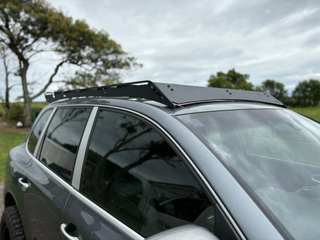 Porsche Cayenne 955 Turbo roof rack overland setup side view