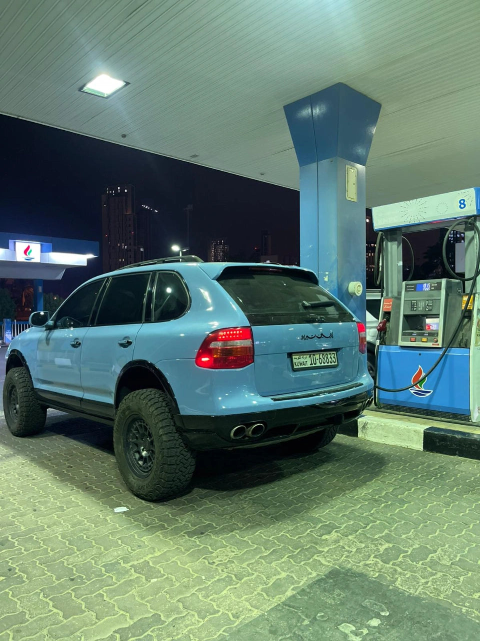 Kuwait Porsche Cayenne 957 Turbo lifted with Akioverland flagship air suspension spacer lift kit